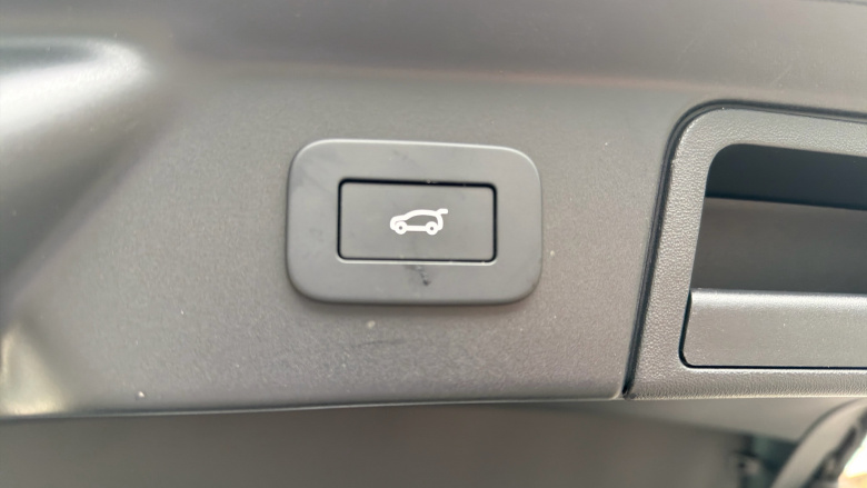 Land Rover Range Rover Velar 3.0 D300 MHEV Dynamic HSE 5dr Auto Diesel Estate